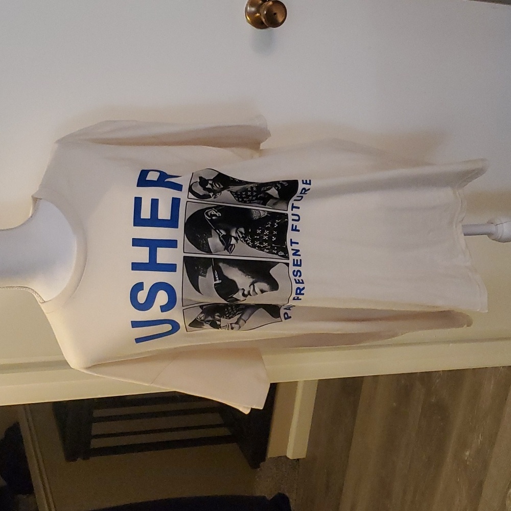 Usher tshirt 2024 concert oakland ca XL